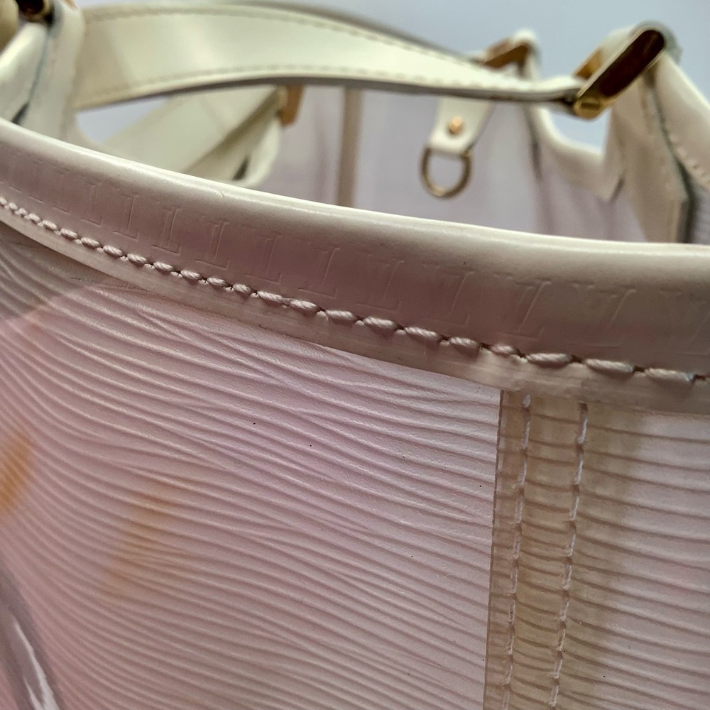 LOUIS VUITTON Epi Plage Lagoon Bay Tote in Clear - GUC - Picture 9 of 11
